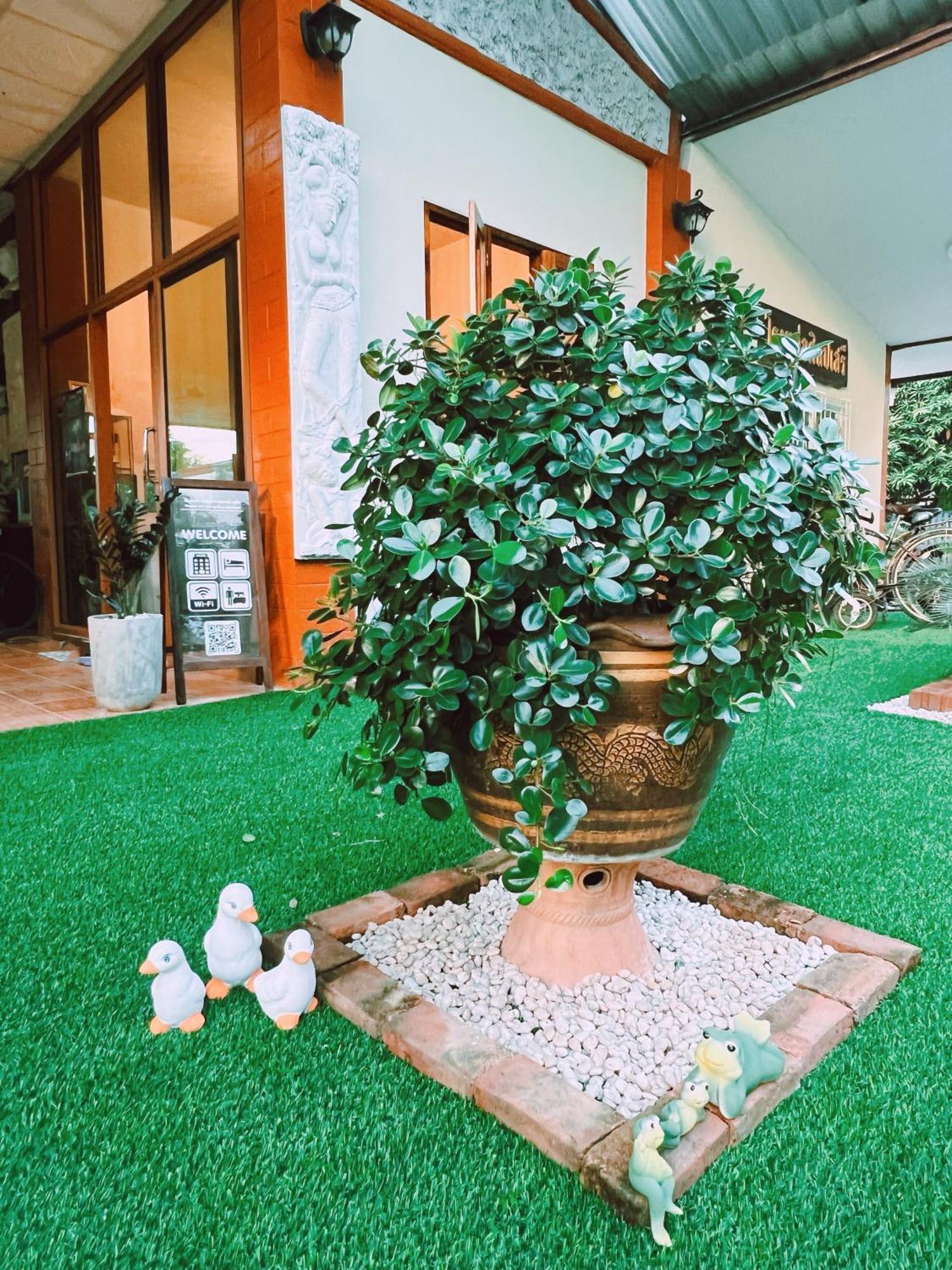 Phiphu Art And Gallery Boutique سوكوتايْ المظهر الخارجي الصورة